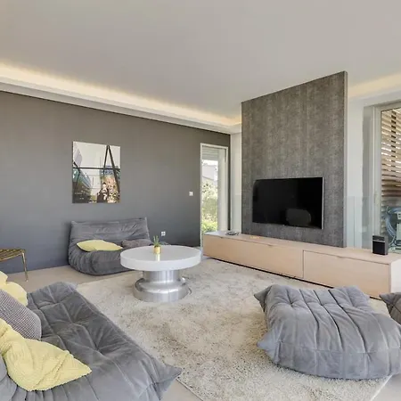 Luxurious Architectural Вилла Каси
