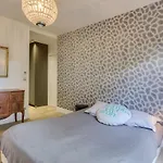 Luxurious Architectural Cassis