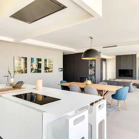 Luxurious Architectural וילה