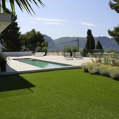 Luxurious Architectural Villa *