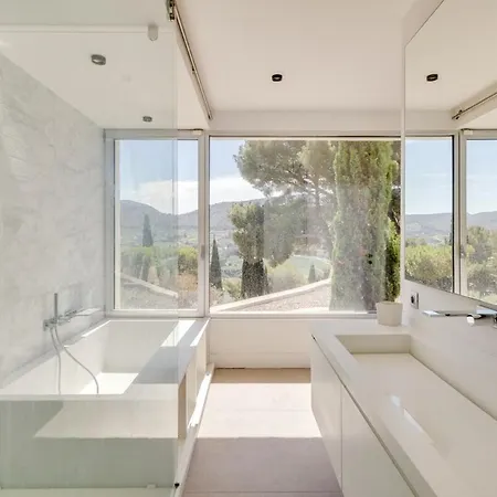 Luxurious Architectural Villa Cassis