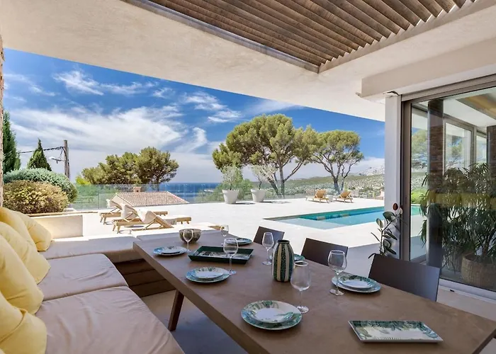 Villa Luxurious Architectural *