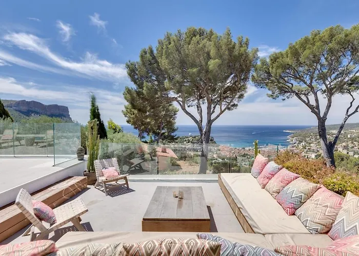 Villa Luxurious Architectural