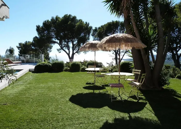 Luxurious Architectural Villa Cassis