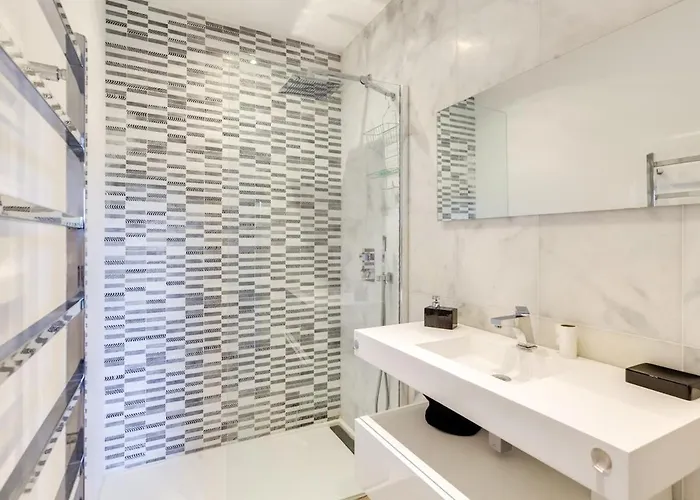 Luxurious Architectural * Cassis