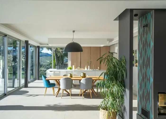 Luxurious Architectural Villa