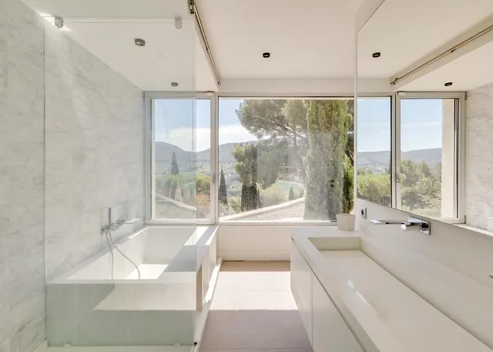Luxurious Architectural Villa Cassis